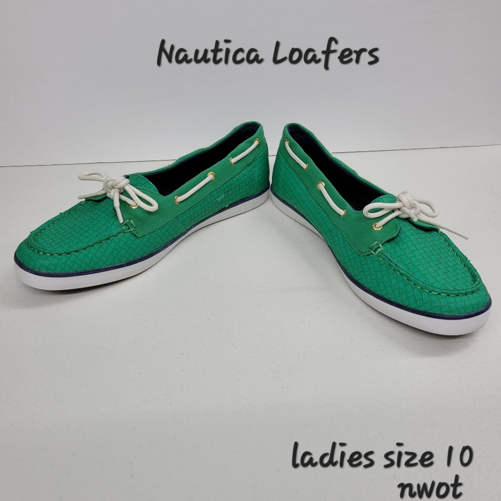 Nautica womans loafers boat shoes nwob size 10